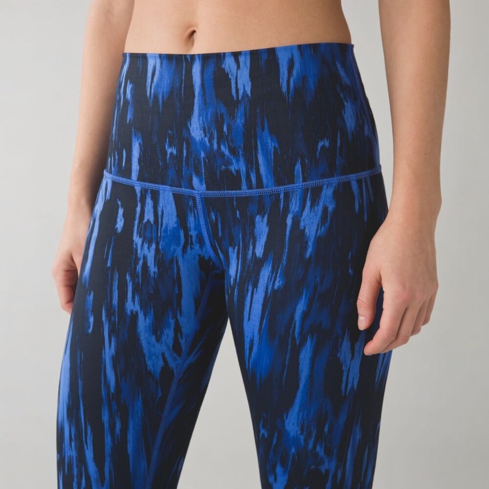 LULULEMON WUNDER UNDER HIGH RISE TIGHT 28" PAINTED ANIMAL SPRINKLER SIZE 4 - Picture 2 of 4